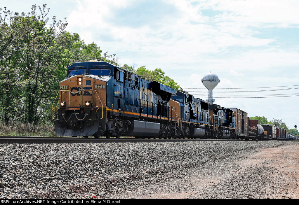 CSX 771 on M-404